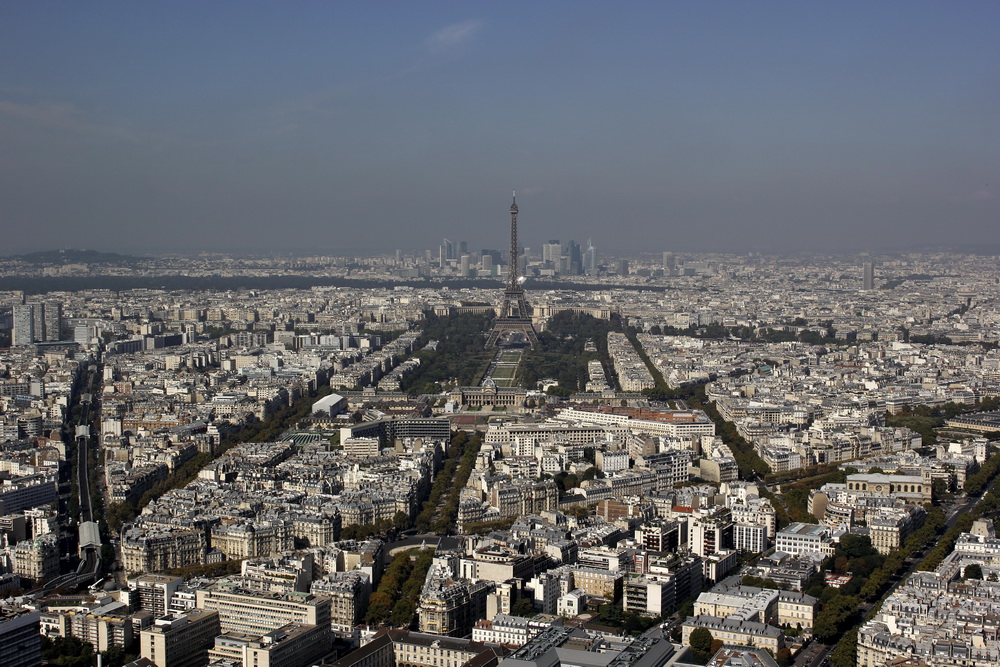 Париж, вид на Марсово поле и Эйфелеву башню с Монпарнаса