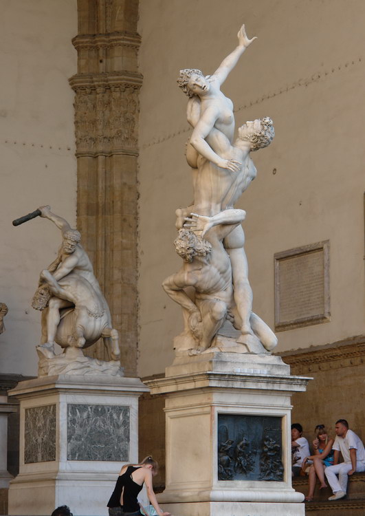 Флоренция, Статуи у Понте Веккио