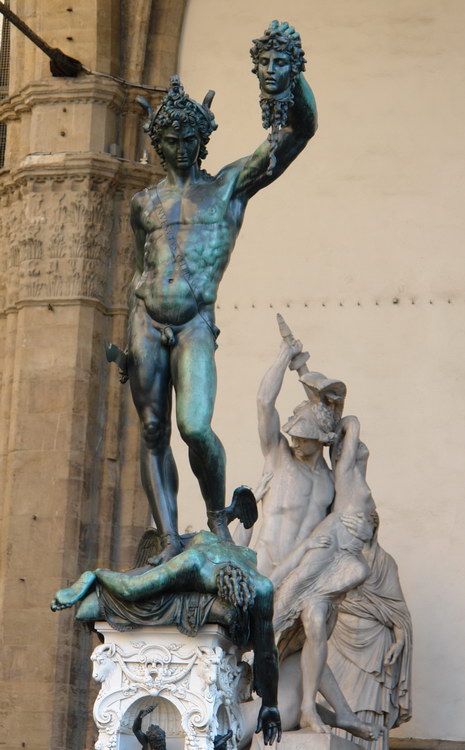 Флоренция, Статуи у Понте Веккио