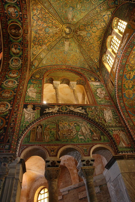 Равенна, Базилика Сан-Витале, базилики и фрески