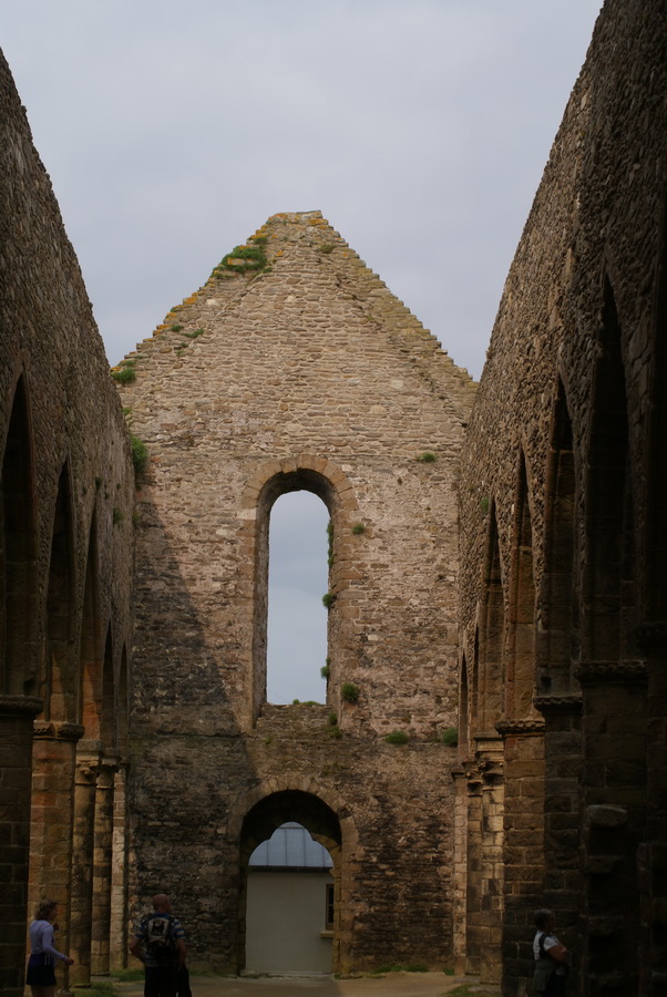 Бретань, монастырь и маяк мыс св. Матфея